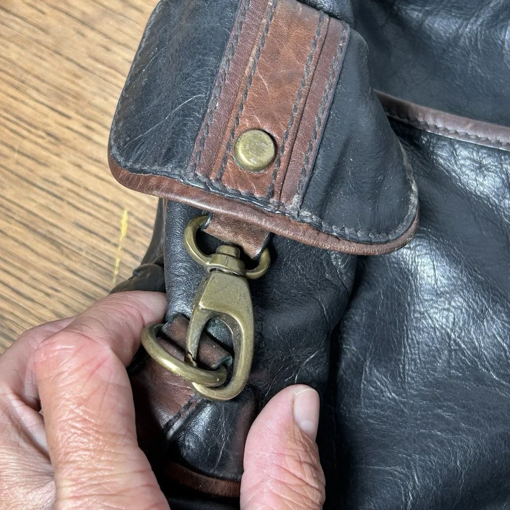 Fossil Black Leather Shoulder Bag Hobo‎ Purse W/Key Charm, Brass Hardware
